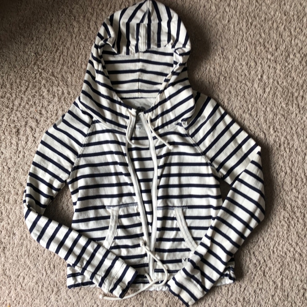 American eagle zip sweatshirt